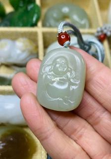 独籽佛公和田玉籽料弥勒佛吊坠